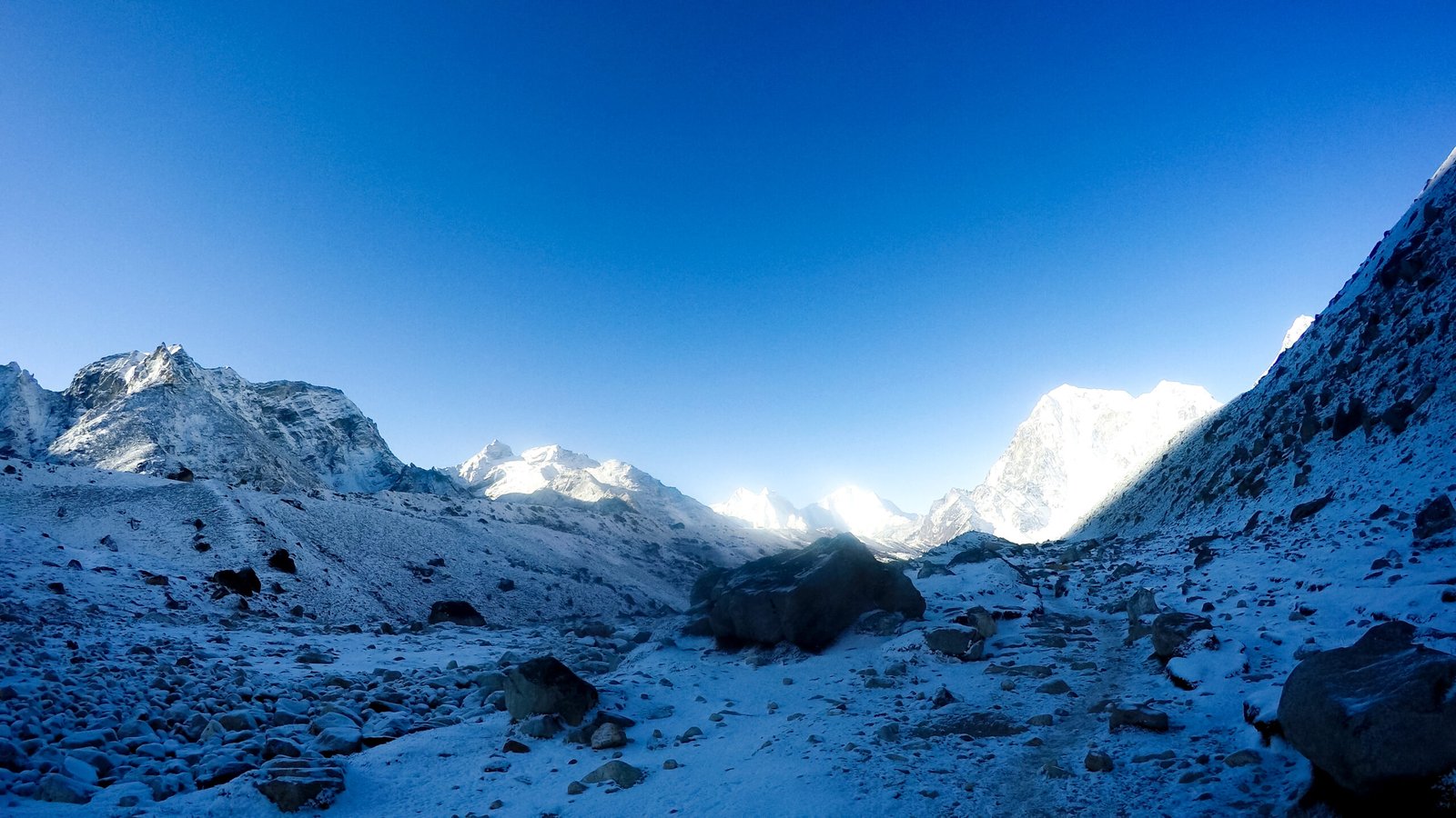 Amadablam Basecamp Trekking